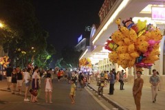 Phố đi bộ Hồ Gươm - chưa đến nỗi vô nghĩa và lãng phí quá đâu bạn!