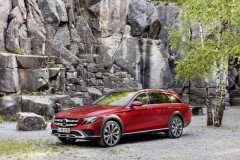 Ra mắt Mercedes-Benz E-Class All-Terrain đấu Audi A6 Allroad Quattro