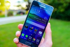 Smartphone lạ của Samsung lộ diện: RAM 2 GB, camera 12 MP