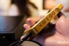 Sony ra mắt Walkman mạ vàng giá 3.200 USD