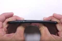 Thử độ bền, chống xước, bẻ cong iPhone 7