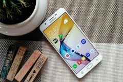 Thử độ bền Galaxy J7 Prime, đập kiểu gì cũng không bể