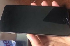 Tin vào đoạn video khoan thủng iPhone 7 để có jack tai nghe