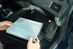 Tự vệ sinh lọc gió điều hòa xe hơi