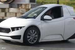 Xe hơi ba bánh Electra Meccania Solo chính thức ra mắt