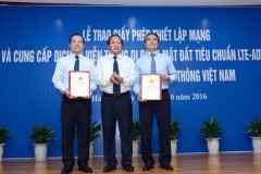 Cảnh sát bắt người máy!