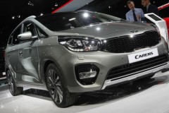 Kia Carens phiên bản nâng cấp chính thức ra mắt