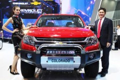 Chevrolet Colorado 2017 có giá từ 619 triệu đồng