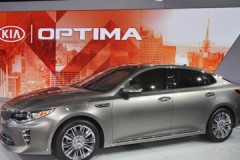 Kia Optima 2016 giá gần 1 tỷ đồng liệu có đắt?