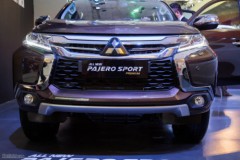 Mitsubishi Pajero Sport Premium 2017 - hộp số 8 cấp, 216 mã lực, giá và option quá ổn