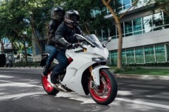 Ducati giới thiệu xe thể thao mới dễ điều khiển