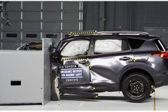 Thảm cảnh của Toyota: Quán quân bán xe một thời đang bị Thaco đè bẹp và tất cả đối thủ ăn tranh hết thị phần