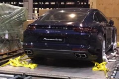 “Hàng khủng” Porsche panamera Turbo 2017 đầu tiên về Việt Nam