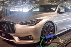 Hàng “hot” Infiniti Q60 2017 đầu tiên về Việt Nam