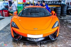 Siêu xe McLaren 570S màu cam nam tiến
