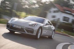Porsche Panamera Turbo 2017 giá hơn 10 tỷ vừa ra mắt tại Việt Nam