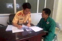Xử phạt và tước GPLX đối với lái xe chở rác đi ngược chiều