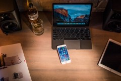 Muốn dùng MacBook Pro 2016 sạc iPhone 7 phải bỏ ra 19 USD