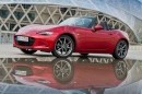 Siêu xe Mazda MX-5 Miata lần đầu 'lộ diện'