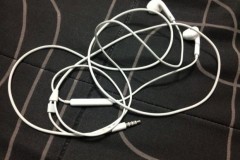 5 bước đơn giản để vệ sinh tai nghe iPhone