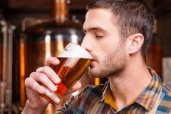 6 sai lầm khi uống rượu bia