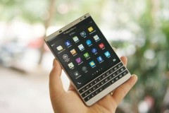BlackBery Passport màu bạc giảm giá 4,5 triệu đồng