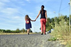 Con cái thừa hưởng trí thông minh từ mẹ, chứ không phải từ cha