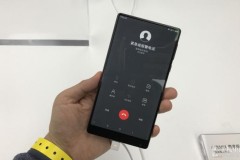 Đừng bị lừa, viền của Xiaomi Mi Mix không mỏng như quảng cáo đâu!