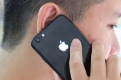 Hình ảnh iPhone 6 độ lên iPhone 7 Jet Black, logo phát sáng