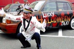 Hết hồn với màn cosplay Halloween của hãng taxi Nhật Bản