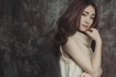 Hòa Minzy lần đầu livestream chia sẻ chuyện tình sau khi chia tay Công Phượng