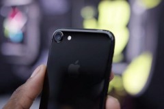 iPhone 7 Jet Black gặp sự cố mới về mực in