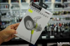 Khui hộp tai nghe Bluetooth Bose SoundSport: Đeo chắc tai, chất âm tốt, phù hợp cho thể thao