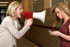 Lý giải việc trẻ vị thành niên luôn muốn mình là trung tâm vũ trụ