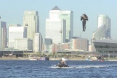 "Người Sắt" phiên bản đời thực bay lượn ở Anh