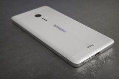 Nokia D1C là một smartphone màn hình 4.8 inch