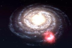 Quả cầu khí khổng lồ lao vào dải Ngân Hà