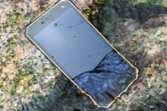 Smartphone siêu chống chịu giá dưới 3 triệu ra mắt