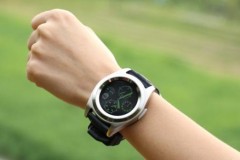 Smartwatch giá chỉ hơn 700 ngàn nhưng có thiết kế hấp dẫn