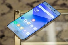 Trên tay chiếc Galaxy Note 7 Blue Coral chuẩn bị bày bán