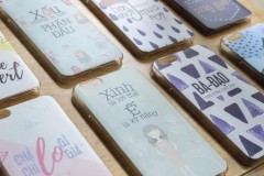 Trên tay phụ kiện khi mua Oppo: Ốp lưng đẹp, gậy selfie chất