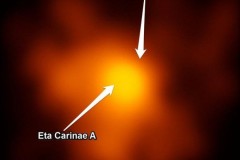 Trận chiến giữa hai ngôi sao tạo tinh vân sáng nhất dải Ngân Hà