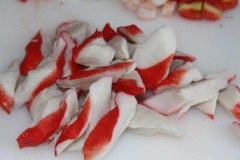 Video: Quá trình sản xuất thịt cua "không làm từ cua" trong món sushi