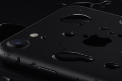 Tìm hiểu cơ chế chống nước của iPhone 7 và các smartphone hàng đầu khác