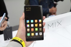 Trên tay smartphone không viền Xiaomi Mi Mix: Ảo tung chảo