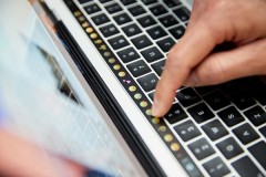 Bộ phận thú vị nhất trên MacBook Pro mới của Apple là do Samsung sản xuất