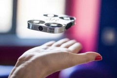 Chiếc flycam bé trong lòng bàn tay dành cho "fan" của selfie
