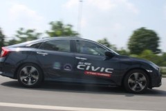Honda Civic 2017 ở Việt Nam không bị lỗi phanh tay điện tử