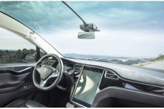 Elon Musk đang phát triển kính xe ô tô làm tan được tuyết cho mẫu Model 3