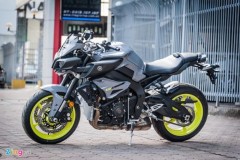 Môtô Yamaha 1.000 phân khối màu độc tại Hà Nội